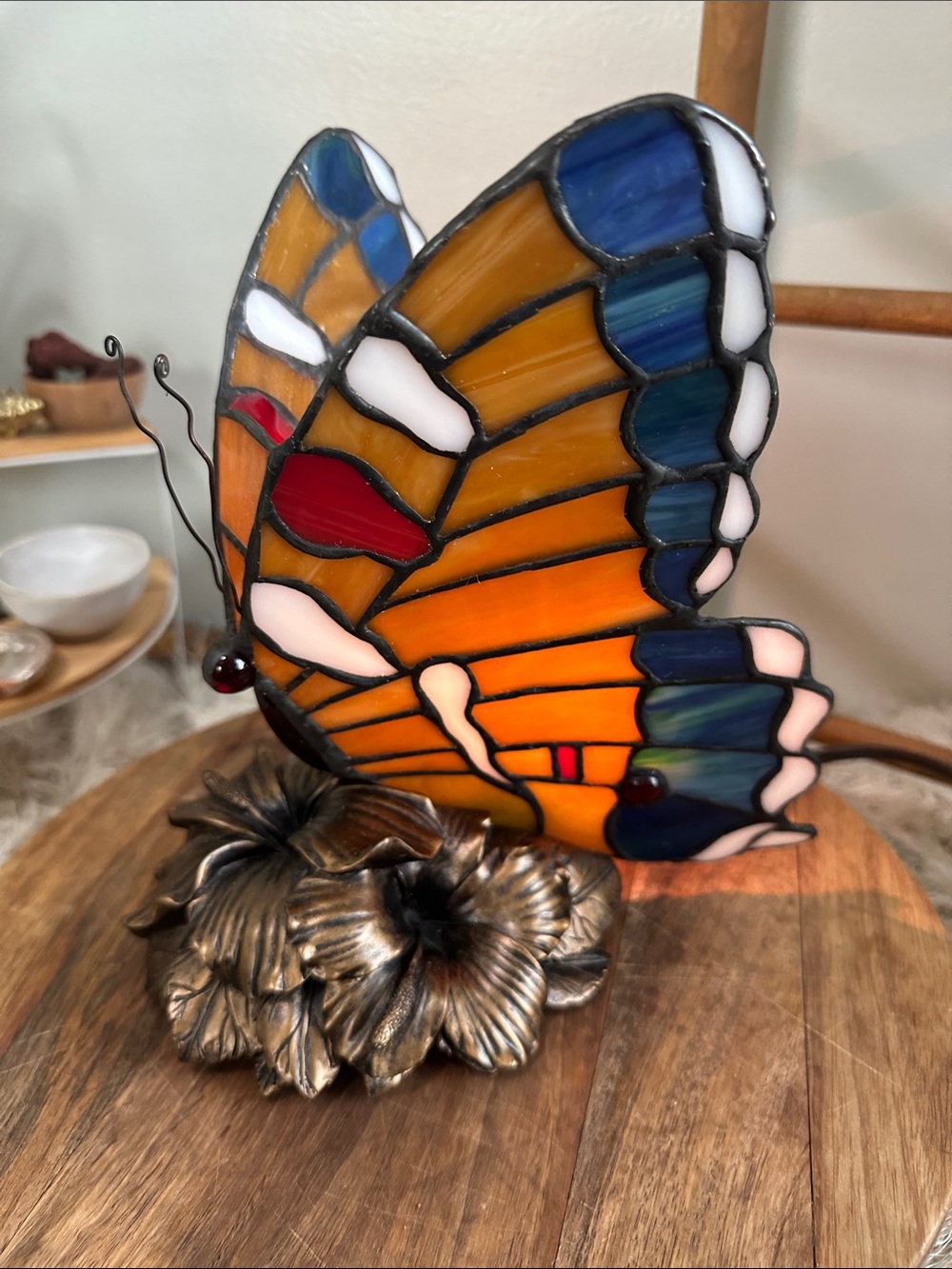 Tiffany Style‎ Stained Glass Butterfly On Flower Night Light Table Lamp Works